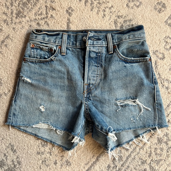 sz 24 Levi’s wedgie short - NWT - Picture 1 of 4